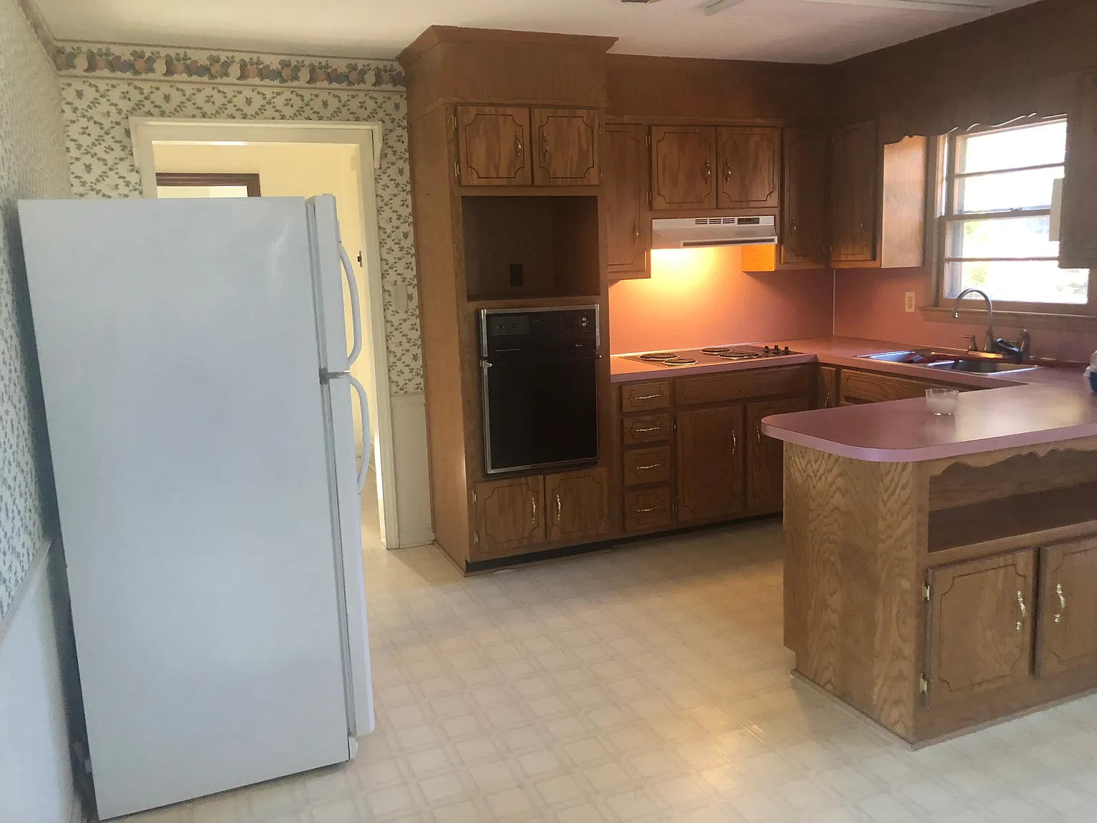 2 bed, 1800 sqft, $1,500 — Photo 4