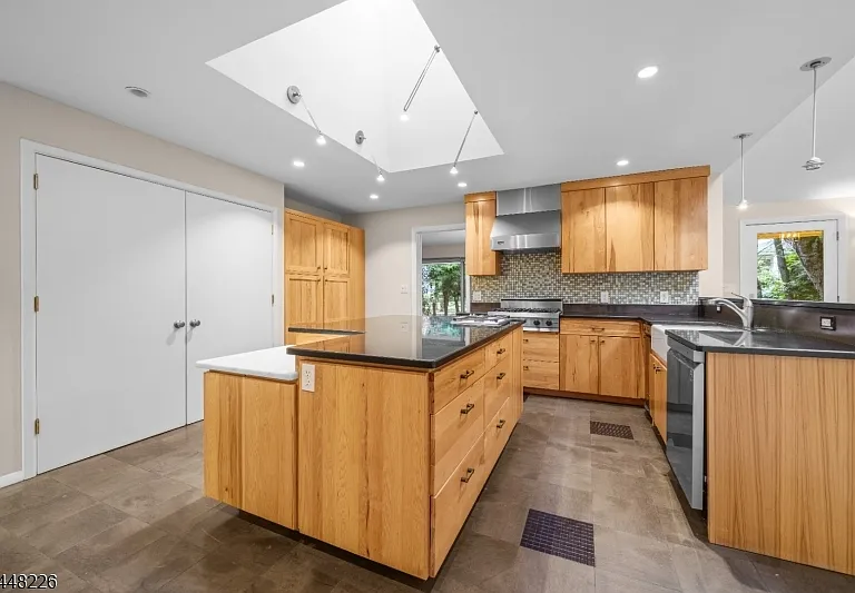 29 Wayside Pl — Photo 11