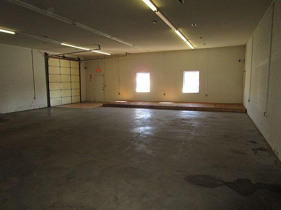4th image of 3746 W Market St