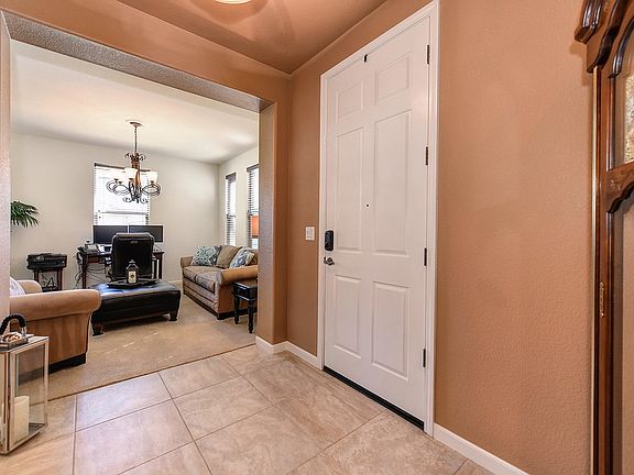 5th image of 1411 Seymour Cir