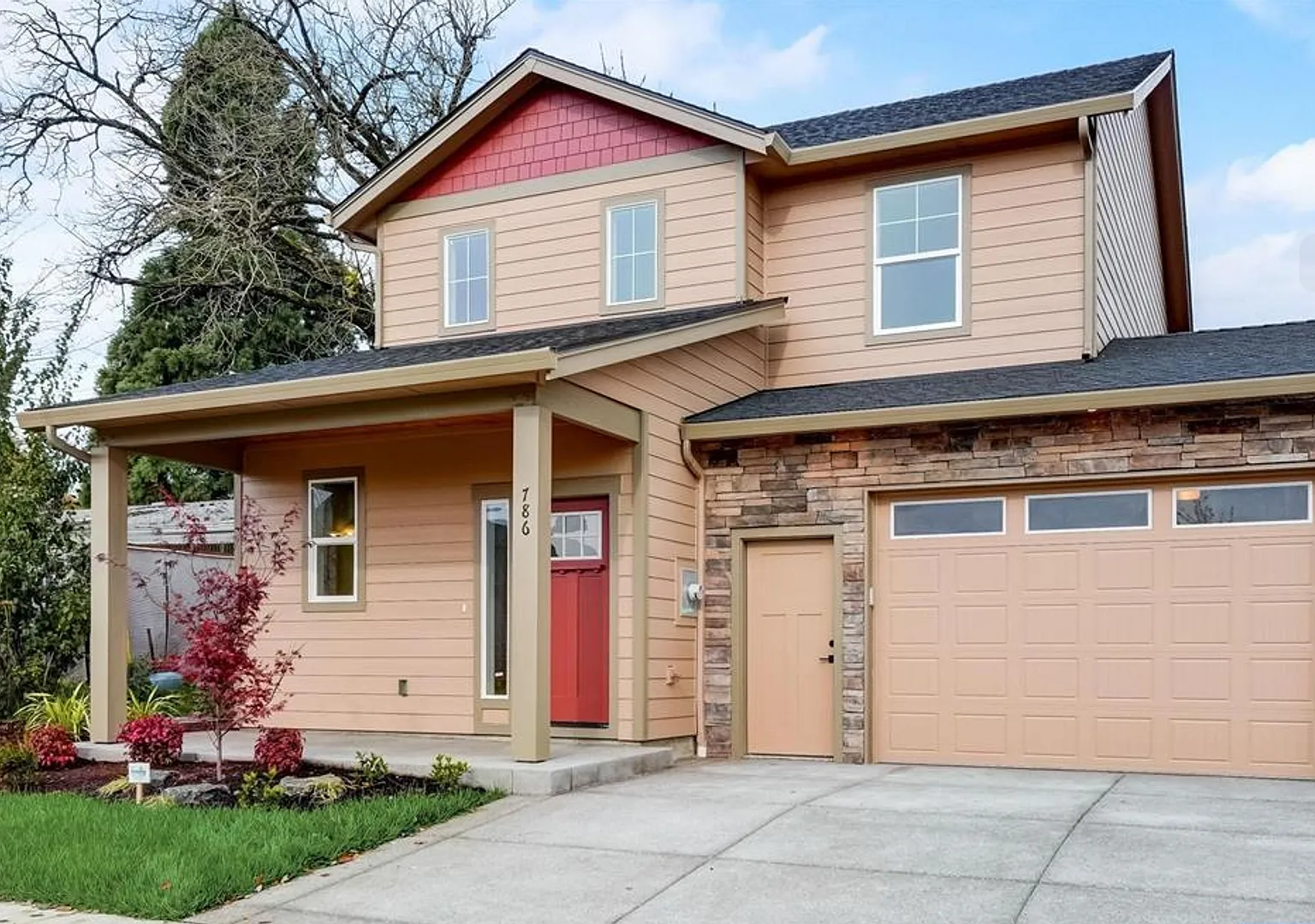 3 Bed, 2.5 Bath Townhouse/Duplex - Modern Living in a Great Location! — Photo 1