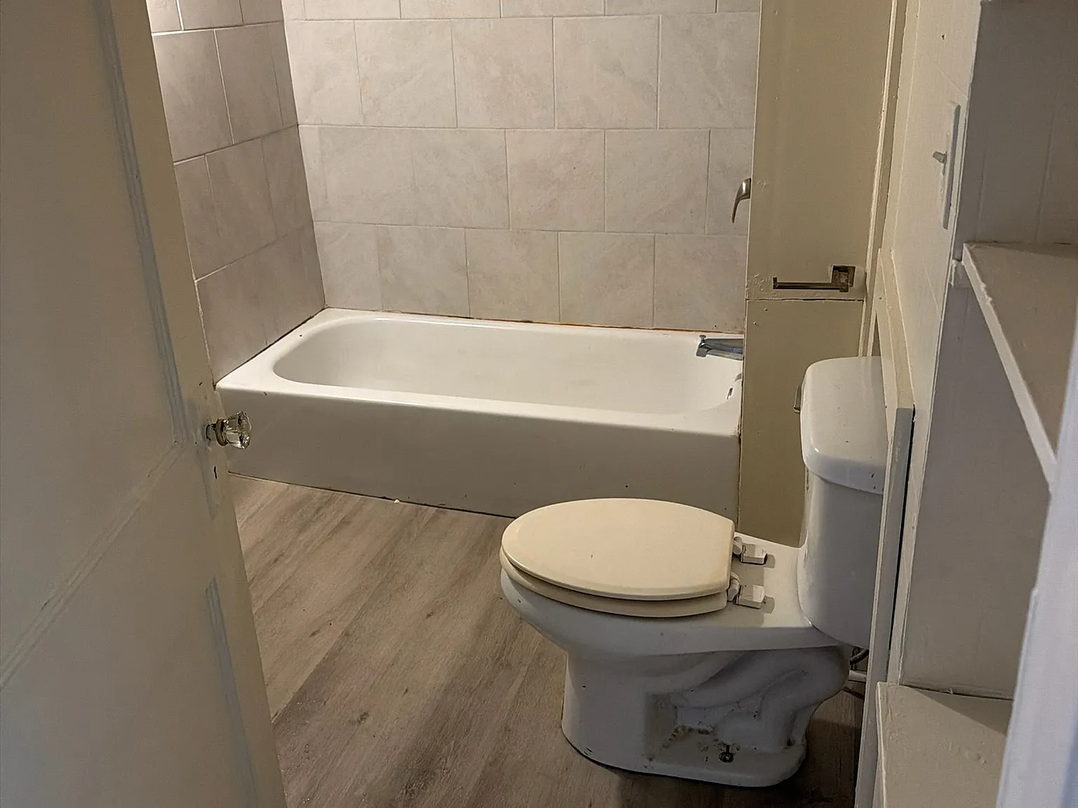 2 bed, 1000 sqft, $1,390 — Photo 3