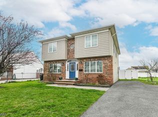 1 Lincoln Pl, Moonachie Boro, NJ 07074