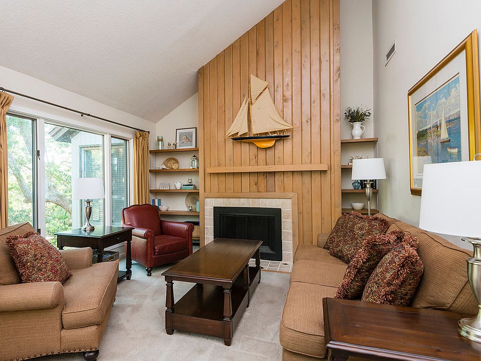 1st image of 4596 Park Lake Dr