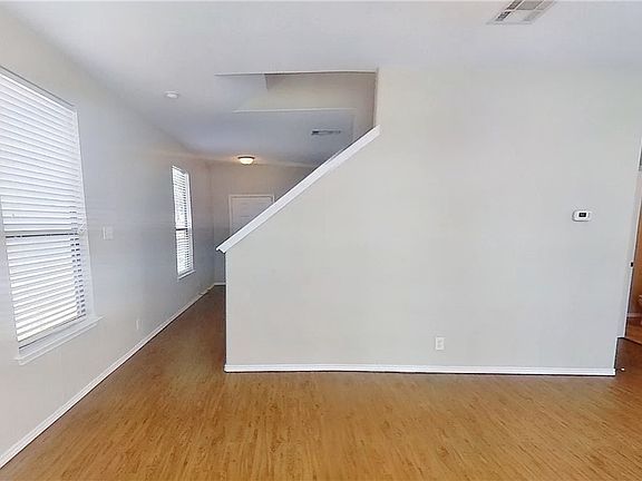 4th image of 280 Cordero Dr