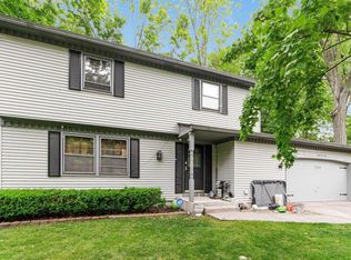 6601 Bennington Dr, Fort Wayne, IN