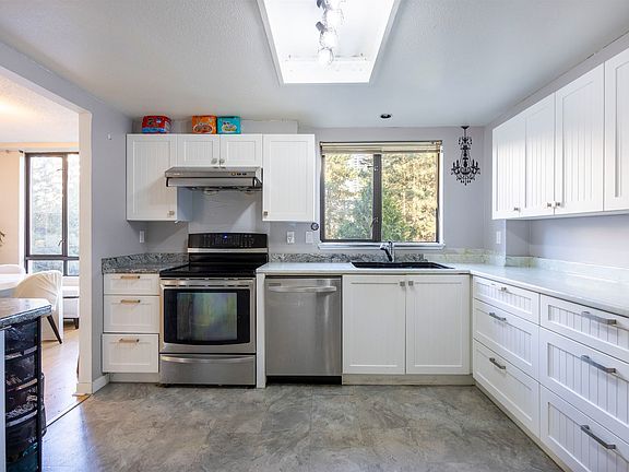 3rd image of 6282 Kathleen Ave #502