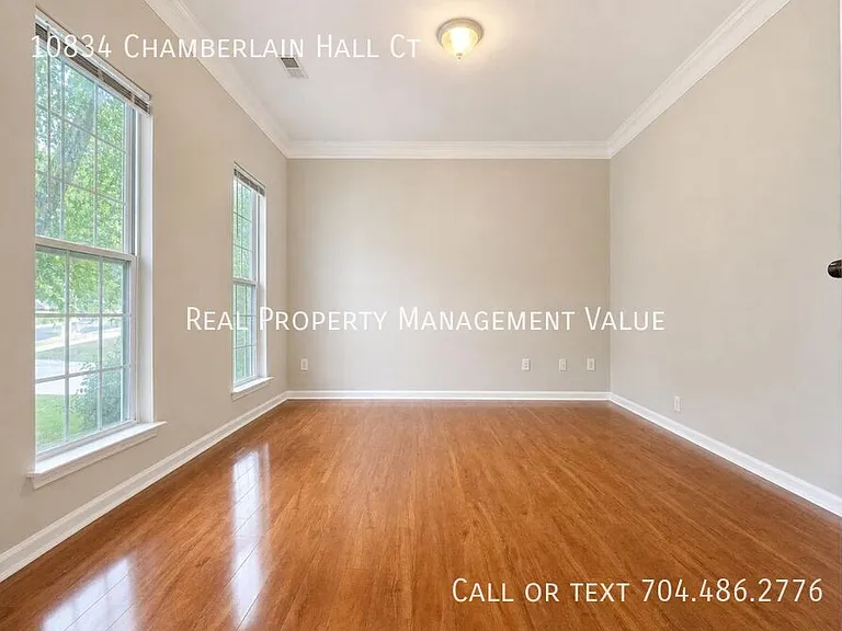 10834 Chamberlain Hall Ct — Photo 11