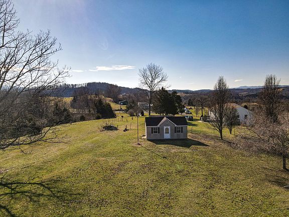 5th image of 1680 Stuartsburg Rd