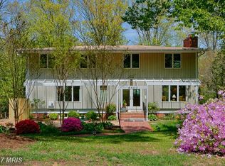 6400 Lakeview Dr, Falls Church, VA 22041