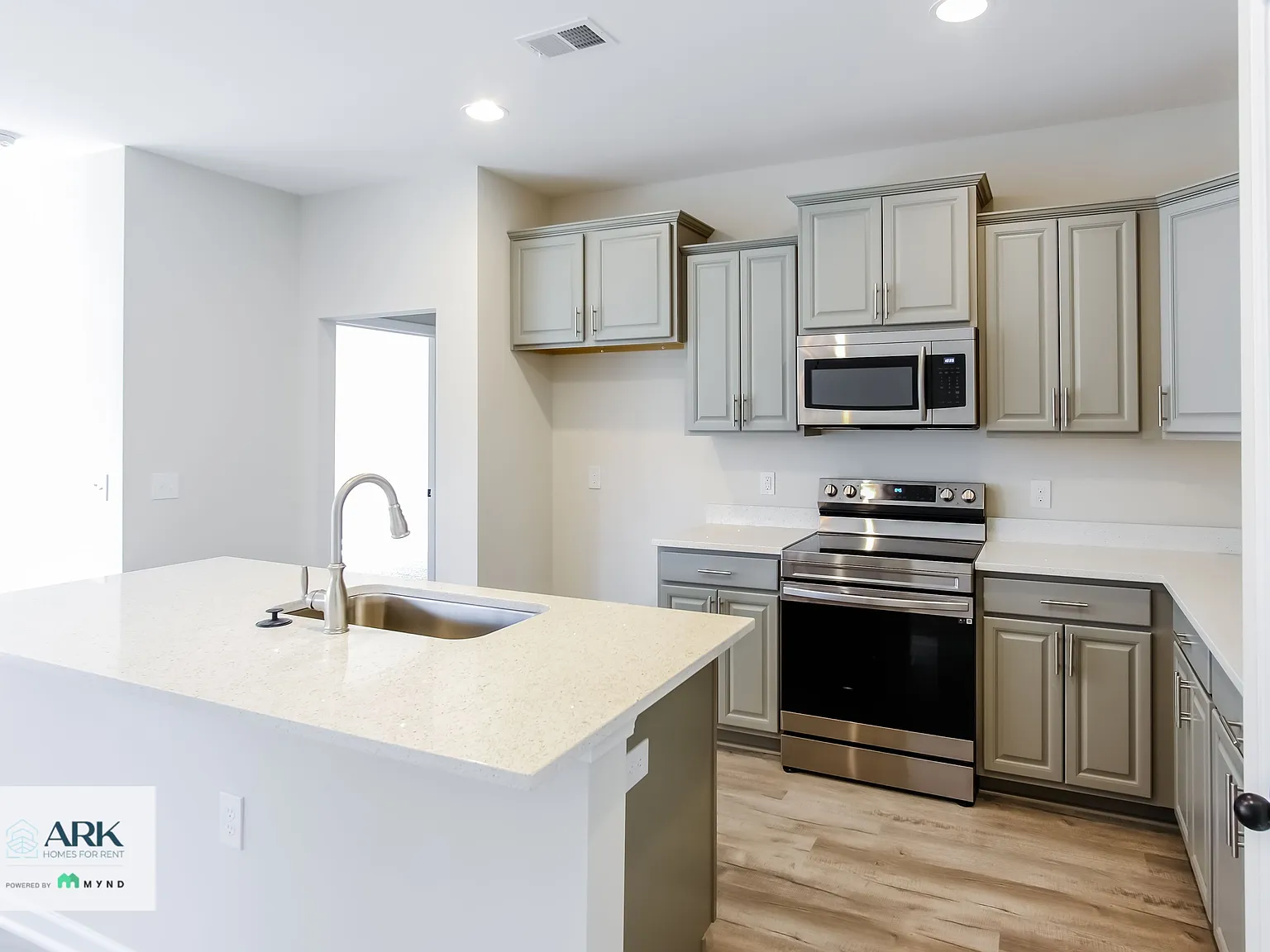 3 bed, 2.0 bath, 1622 sqft, $1,859 — Photo 3