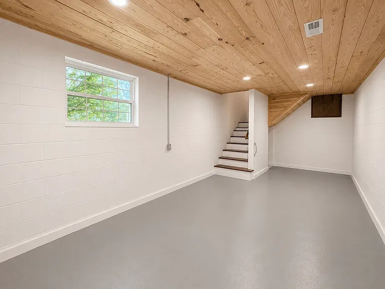876 W Point Rd — Photo 17