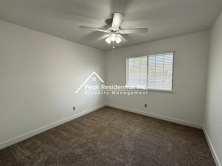 9378 Rolling Glen Ct — Photo 20