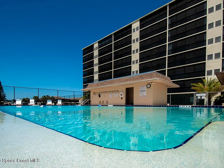 500 Palm Springs Blvd #804 — Photo 2