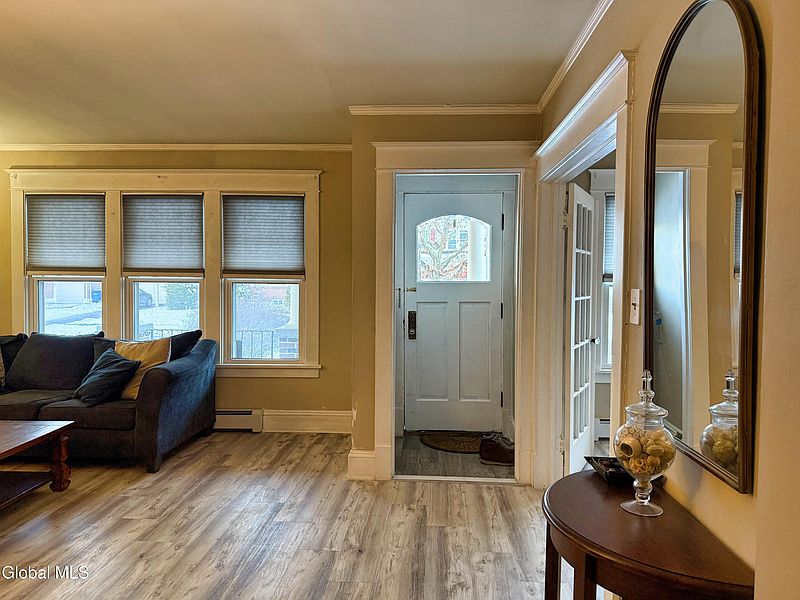 5th image of 81 Edgecomb Street