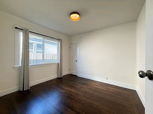 577 Durant Ave — Photo 18
