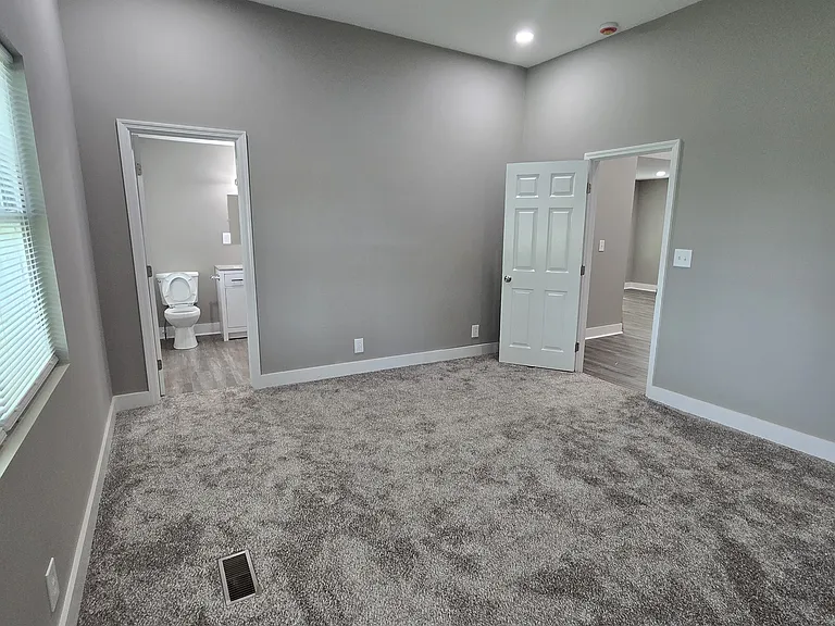 319 E Trinity Ln #A — Photo 5