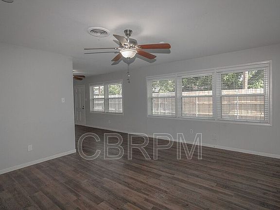 3rd image of 4924 17th St