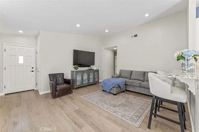 27844 Carnegie Ave — Photo 4