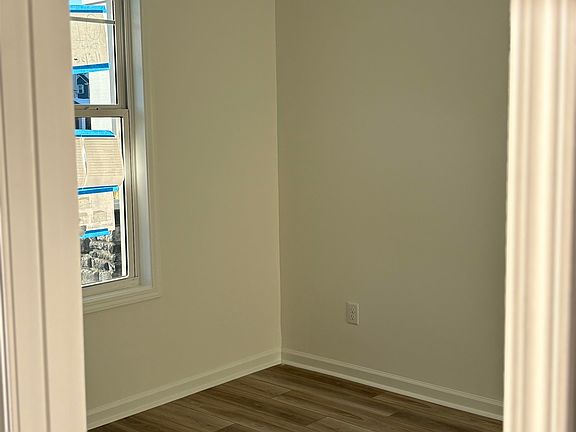 3rd image of 5085 Sunnycreek Dr