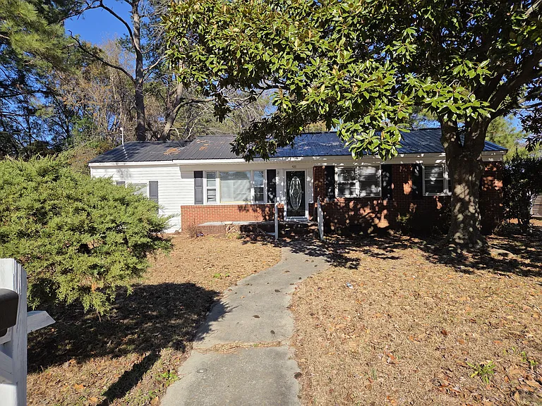 501 Pittman Dr — Photo 2