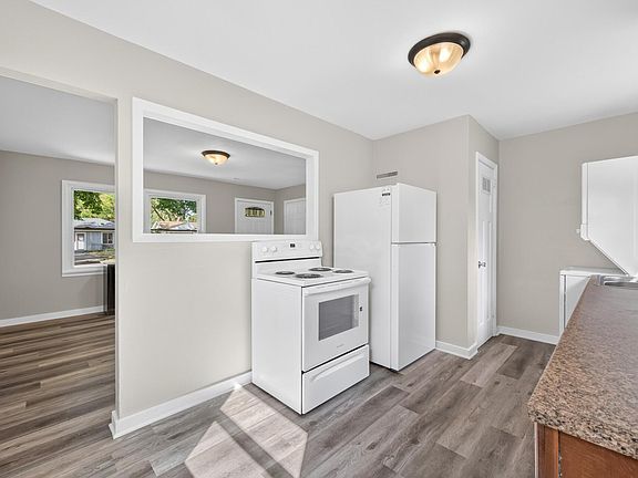 5th image of 5048 Fremont Ave N