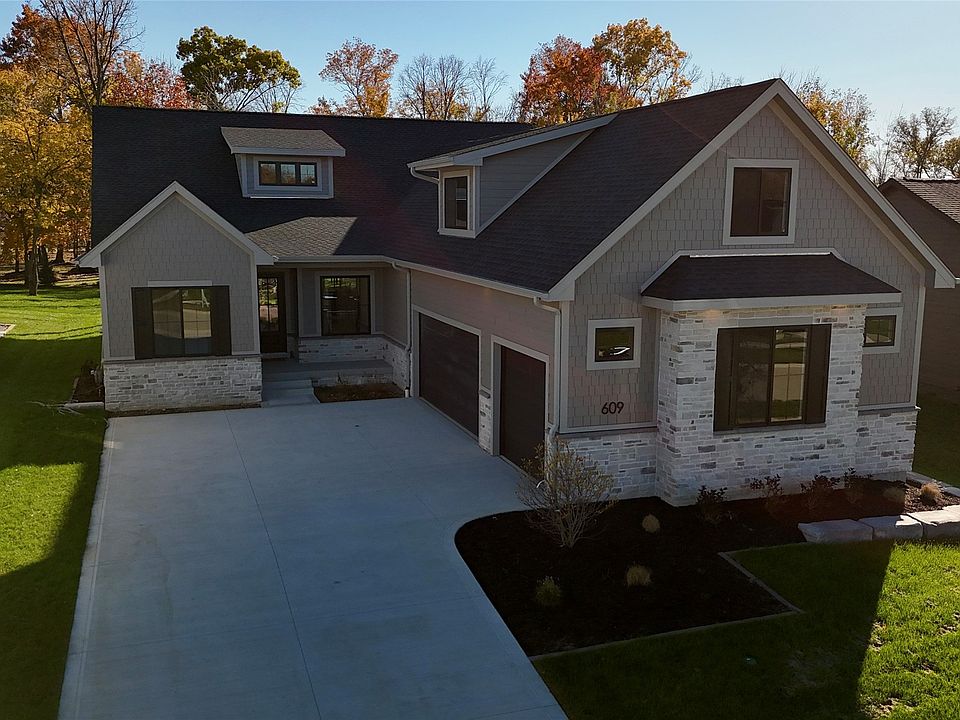 1st image of 609 Pelican Dr