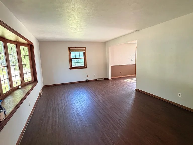 4131 Fillmore Ln — Photo 3