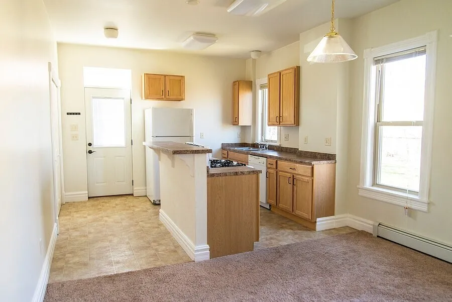 2 bed, $1,025 — Photo 2