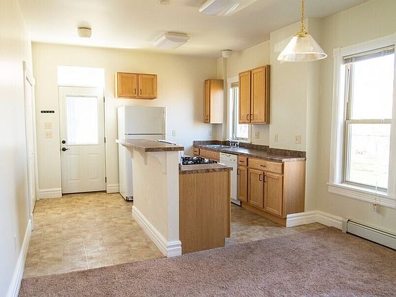 2nd image of 15 E 4th St APT B