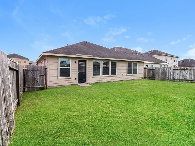 11 Leisure Shore Ct — Photo 9