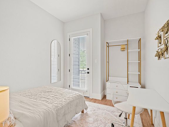 4th image of 1208 Moody St