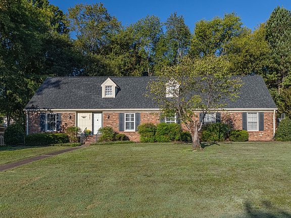 2nd image of 107 Oxford Dr