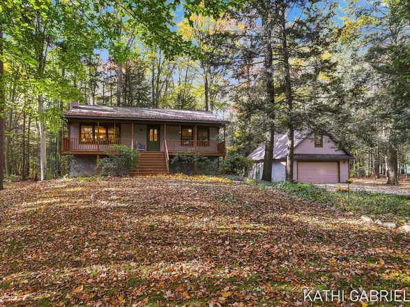 12905 112th Ave, Grand Haven, MI 49417