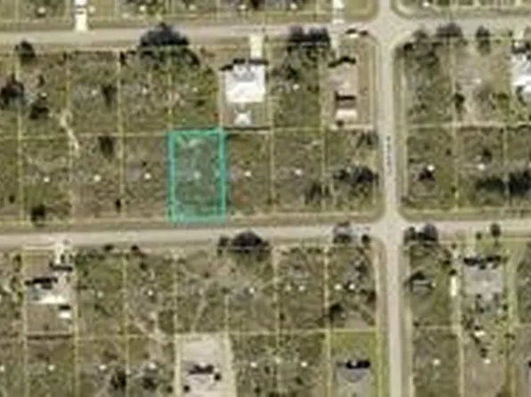 2706 73rd St W, Lehigh Acres, FL 33971
