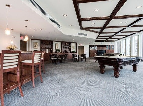 4th image of 500 Throckmorton St APT 1808