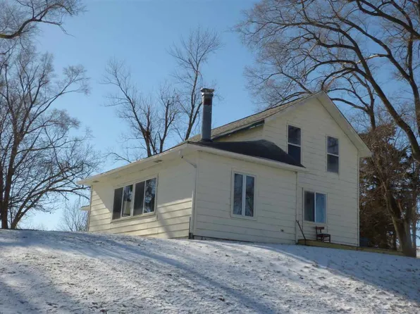 204 Dillon St, West Branch, IA 52358