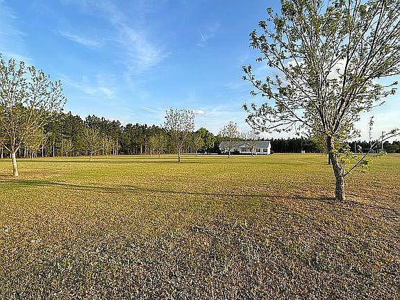 3rd image of 458 Waters Rd
