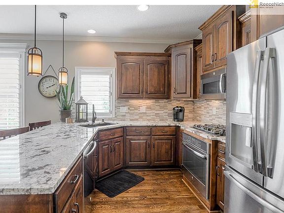 4th image of 14857 Meadow Ln