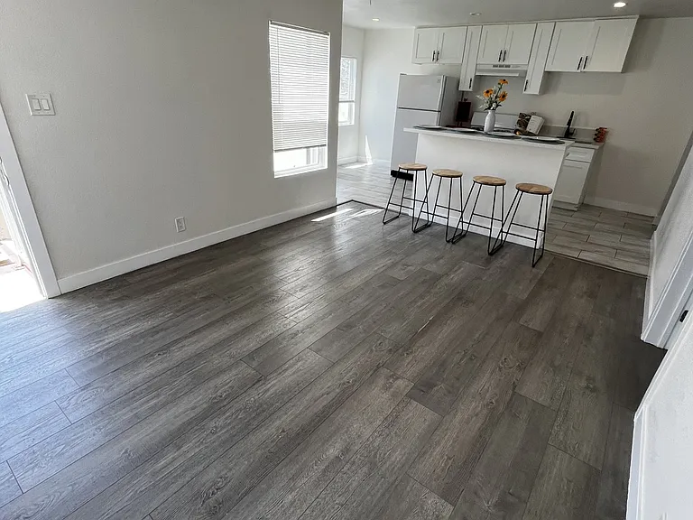 4518 3/4 S Normandie Ave #3/4 — Photo 1