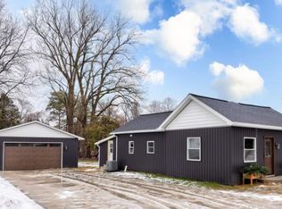 112 Spruce St, Vassar, MI 48768