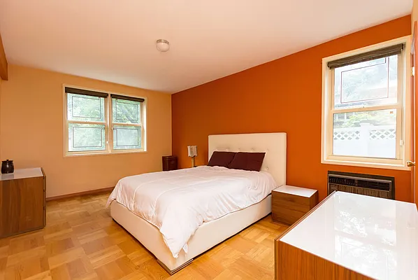 Sold by Re/Max In The City | media 4