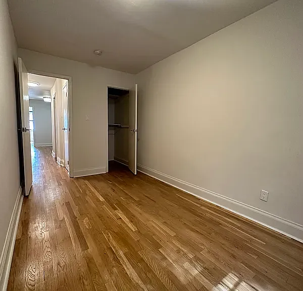 245 E 33rd St #1 — Photo 13
