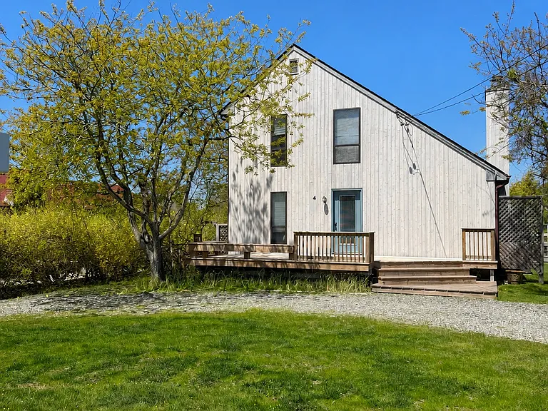 4 Hoppin Ave — Photo 12
