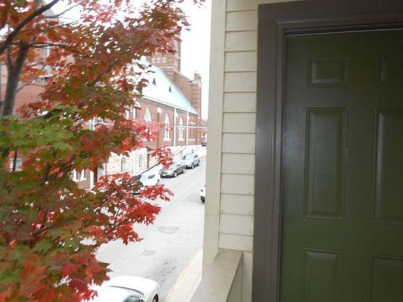 4th image of 916 E Missouri Ave