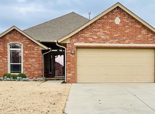 7504 Meadow Lake Dr, Yukon, OK 73099