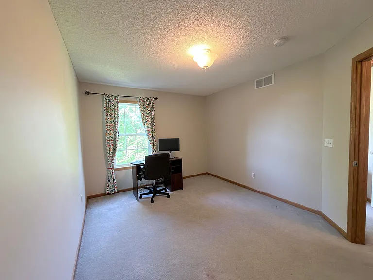 15608 Prospect Rd — Photo 26