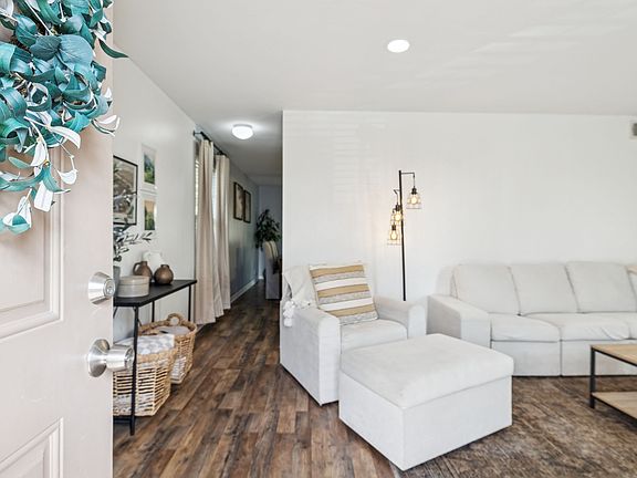 3rd image of 110 Bellevue Rd APT 12