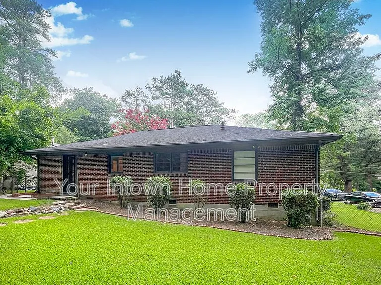 1597 Stanford Way — Photo 19