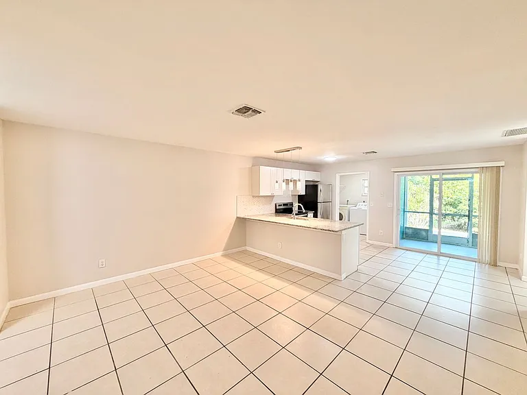 4731 25th Pl SW — Photo 3
